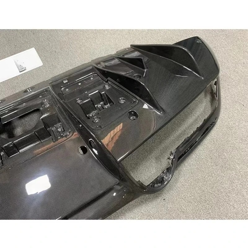 Dry Carbon Fiber OEM Rear Diffuser Car Body Kits for F8 Rear Bumper Diffuser High Quality Fast Delivery